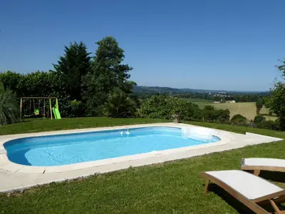 Piscine de l'établissement Gîte Etchola ou située à proximité
