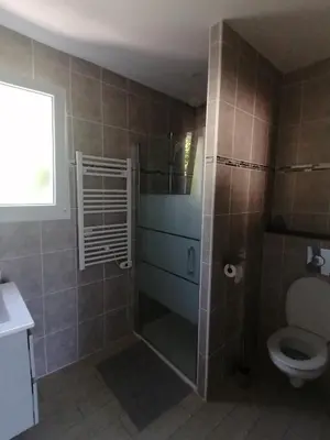 Salle de bains dans l'établissement La gravière