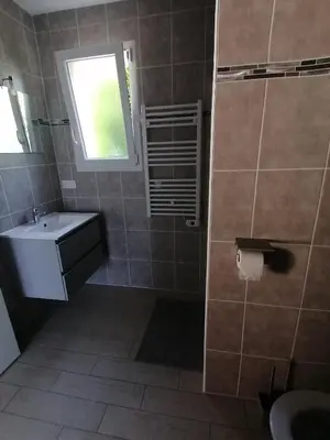 Salle de bains dans l'établissement La gravière