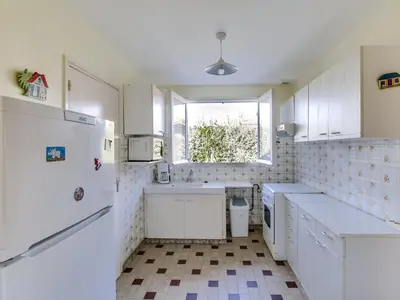 Cuisine ou kitchenette dans l'établissement Villa T4 à Biscarrosse Plage, jardin privé, WiFi, 50m de la plage, 6 personnes - FR-1-521-150