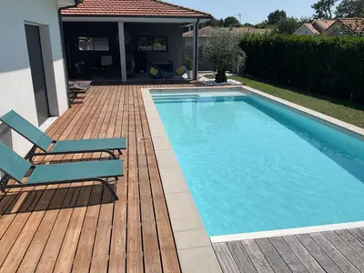 Piscine de l'établissement Chez Pascal et Christine accès indépendant ou située à proximité