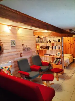 Coin salon dans l'établissement Gîte chez Kaky