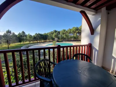 Balcon ou terrasse dans l'établissement Appartements au coeur du golf, proche du lac et vélodyssée