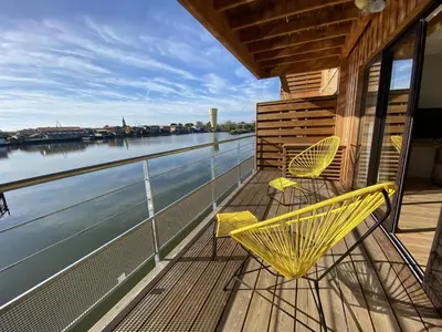 Vue sur la rivière ou le fleuve situé(e) à proximité de l'appart'hôtel