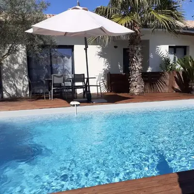 Villa familiale avec piscine chauffée calme proche du centre
