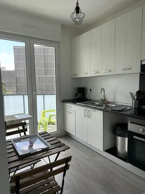 Cuisine ou kitchenette dans l'établissement Labenne Ocean - joli appt avec terrasse -T2 300m plage