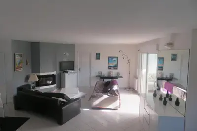 Télévision ou salle de divertissement dans l'établissement Villa Baïne 8p seignosse