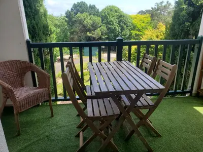 Balcon ou terrasse dans l'établissement Studio lumineux idéalement situé (golf et plage).