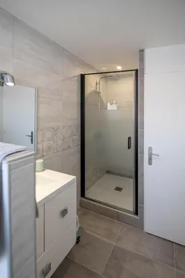 Salle de bains dans l'établissement T2 3 étoiles de charme 40 m2 centre ville Dax