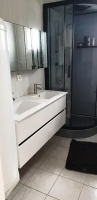 Salle de bains dans l'établissement L'Océnoa