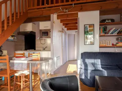 Cuisine ou kitchenette dans l'établissement Maison mitoyenne à 300m de la plage avec jardin et parking, 4 pers - FR-1-521-164