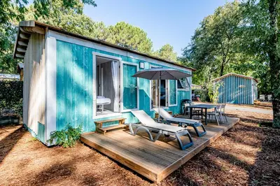 Jardin de l'établissement Camping Domaine Les Oréades - Maeva Sélection