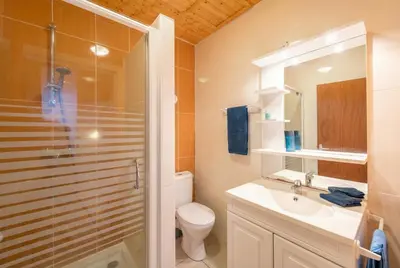 Salle de bains dans l'établissement Résidence Amaréna