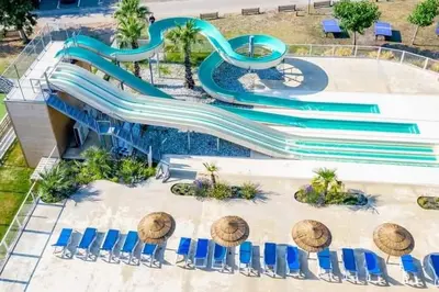 Piscine de l'établissement Les Dunes de Contis ou située à proximité