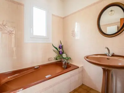 Salle de bains dans l'établissement Holiday Home L'Albizia by Interhome