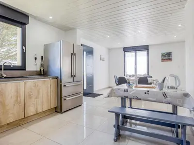 Cuisine ou kitchenette dans l'établissement Holiday Home Peyroutic by Interhome