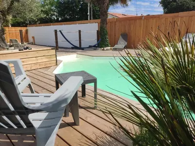 Piscine de l'établissement cottage la dune les cigales du bassin à Gujan-Mestras ou située à proximité