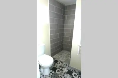 Salle de bains dans l'établissement cottage la dune les cigales du bassin à Gujan-Mestras