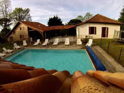 Piscine de l'établissement Ensemble de 3 villas avec piscine chauffée, esprit détente ou située à proximité