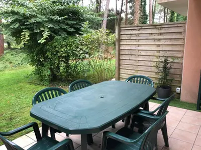 Jardin de l'établissement Jolie petite maison à Vieux Boucau avec piscine chauffée - Domaine du Golf de Pinsolle