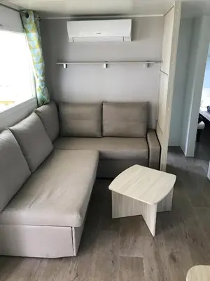 Plan de l'établissement Bungalow confortable à Saint-Julien-en-Born avec piscine partagée