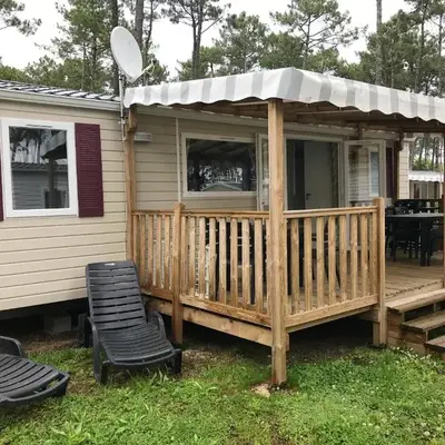 Bungalow confortable à Saint-Julien-en-Born avec piscine partagée