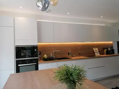 Cuisine ou kitchenette dans l'établissement La VILLA OCEAN AVEC SPA et PISCINE - Les GITES DE CAMPARAN