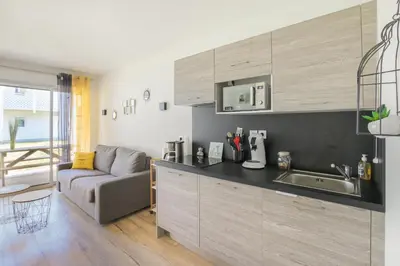 Cuisine ou kitchenette dans l'établissement Ondine