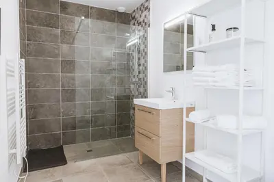 Salle de bains dans l'établissement Le Seignosse