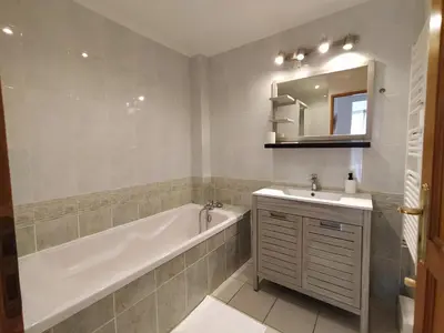 Salle de bains dans l'établissement Maison Christy, spacieux, calme avec jardin