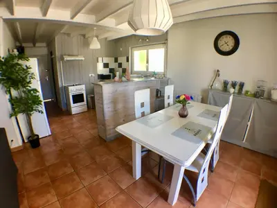 Cuisine ou kitchenette dans l'établissement Maison T2, 4 étoiles, lac de Christus, climatisé
