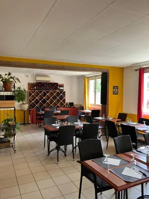 Restaurant ou autre lieu de restauration dans l'établissement LE CHILL