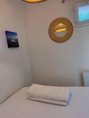 Un ou plusieurs lits dans un hébergement de l'établissement Pyla sur Mer - Appartement terrasse sous les pins - 200m de la plage