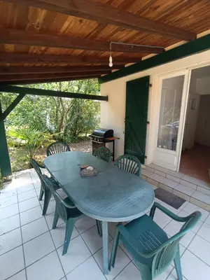 Plan de l'établissement Maison dans le centre de messanges