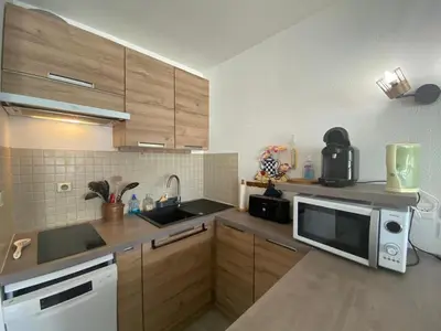 Cuisine ou kitchenette dans l'établissement Appartement T2 avec véranda, sur le port de Capbreton, proche commodités, pouvant accueillir 4 pers. - FR-1-413-177
