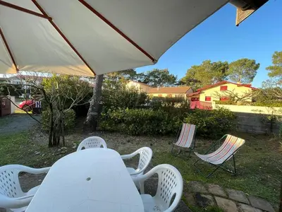 Jardin de l'établissement Maison cosy 5 pers proche plage avec jardin, animaux admis - FR-1-413-120