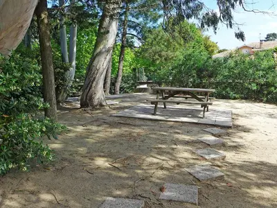 Jardin de l'établissement Holiday Home Paradise Océan-13 by Interhome