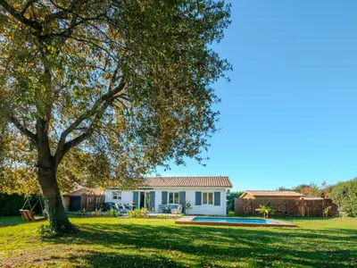 Jardin de l'établissement Holiday Home Vaccine-1 by Interhome