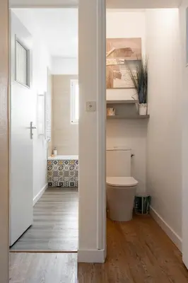 Salle de bains dans l'établissement Landaise le lagunak avec piscine chauffée à 900 M de la plage