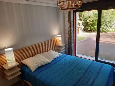 Un ou plusieurs lits dans un hébergement de l'établissement Villa élégante, jardin bucolique, proche golf & plages, 4 étoiles - FR-1-239-698