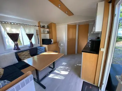 Cuisine ou kitchenette dans l'établissement Mobile Home Zen pour 4 à 6 pers camping 4* Saint Paul Les Dax