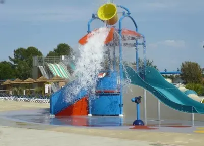 Piscine de l'établissement Mobilhome Contis aux Camping des Dunes ou située à proximité