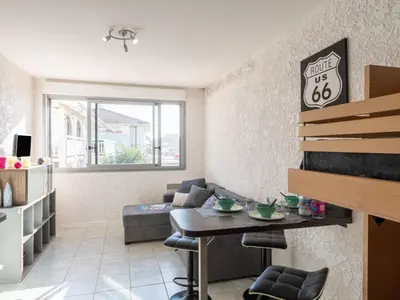 Coin salon dans l'établissement Apartment Les vagues by Interhome