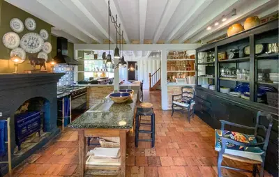 Cuisine ou kitchenette dans l'établissement 3 Bedroom Gorgeous Home In Arjuzanx