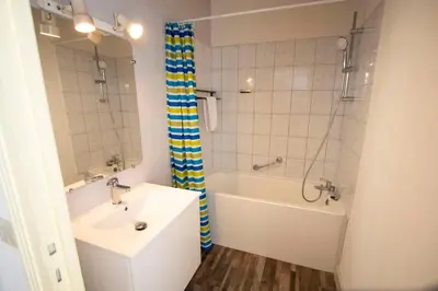 Salle de bains dans l'établissement APPARTEMENT 1 à 9 personnes Hagetmau coeur de ville