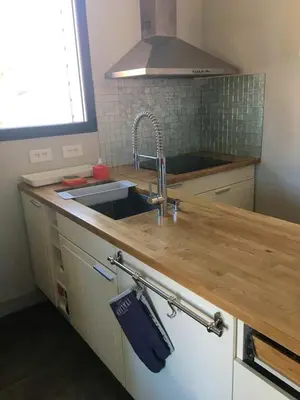 Cuisine ou kitchenette dans l'établissement Villa élégante à Biscarrosse avec piscine privée