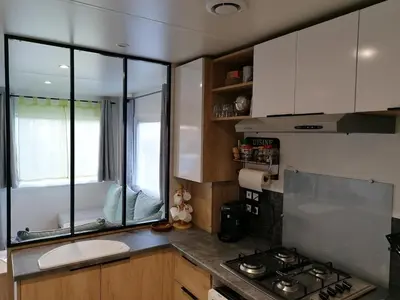 Cuisine ou kitchenette dans l'établissement Les Pins del Sol - camping la réserve