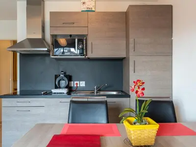 Cuisine ou kitchenette dans l'établissement Appartement T2 avec piscine, proche océan, linge et ménage inclus, à Biscarrosse Plage - FR-1-319-455