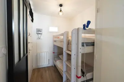 Un ou plusieurs lits dans un hébergement de l'établissement Studio entièrement rénové à deux pas des plages