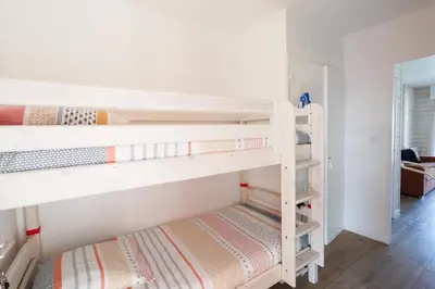 Un ou plusieurs lits dans un hébergement de l'établissement Studio entièrement rénové à deux pas des plages